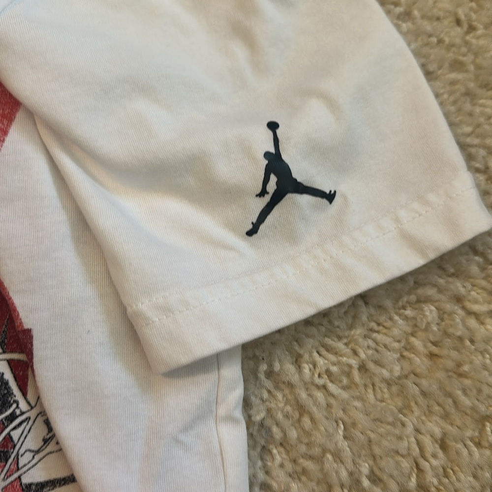 Kids Jordan t-shirt size medium 10-12 - Picture 4 of 5